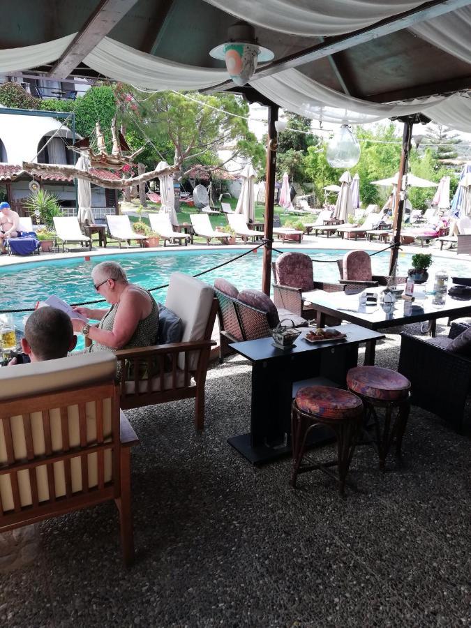 Oasis Aparthotel Skiathos Town Luaran gambar